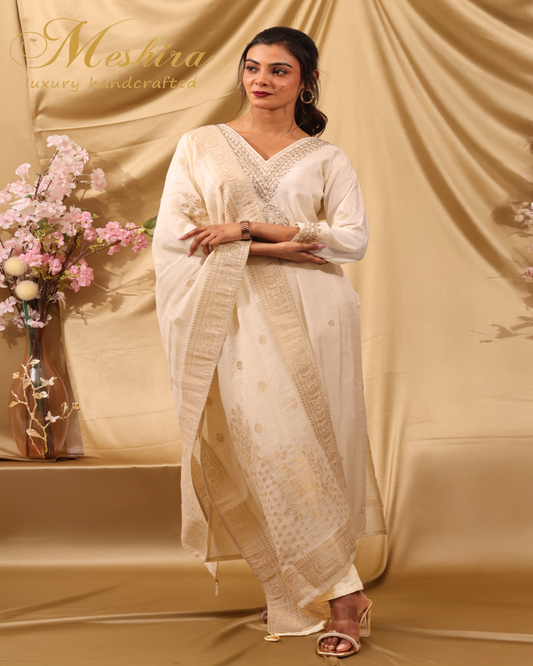 Elegant Off-White Embroidered Kurta Set
