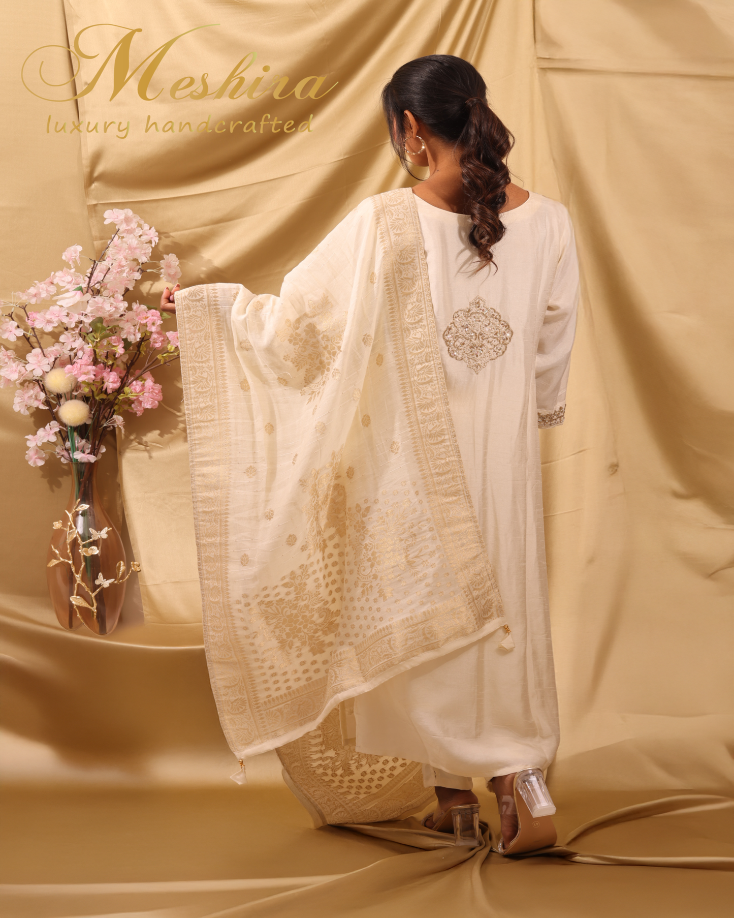 Elegant Off-White Embroidered Kurta Set