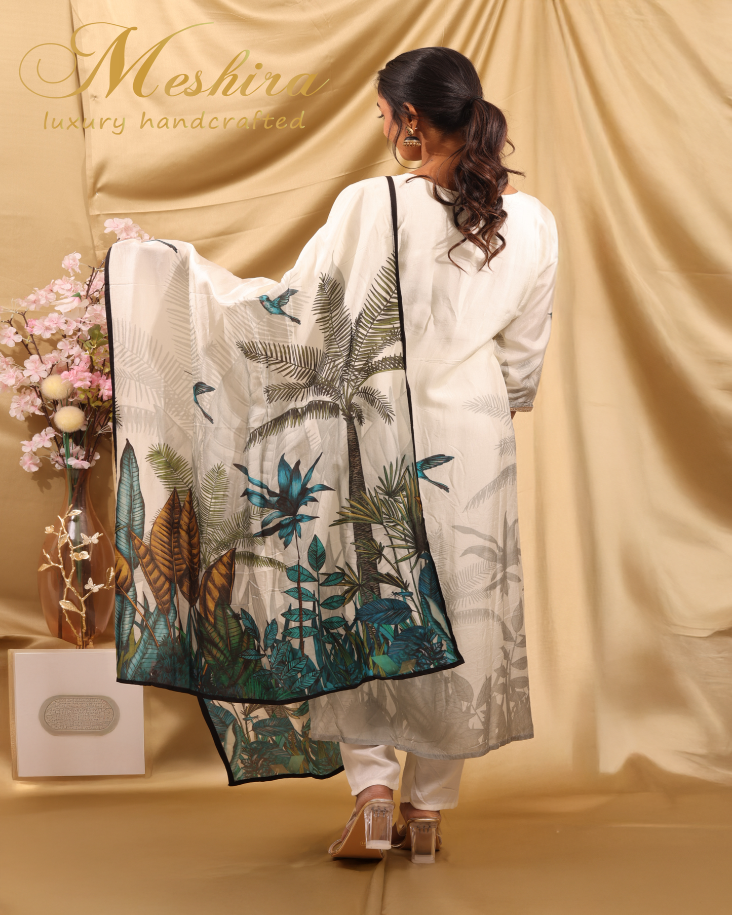 Tropical Grace in Ivory