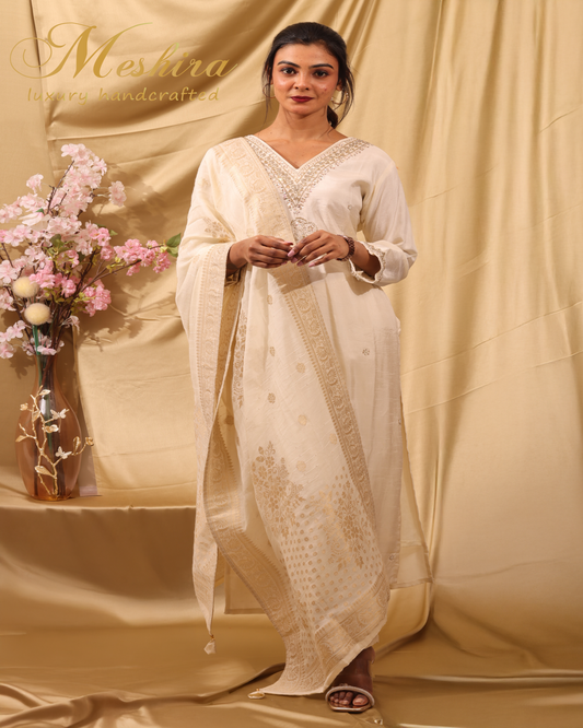 Elegant Off-White Embroidered Kurta Set