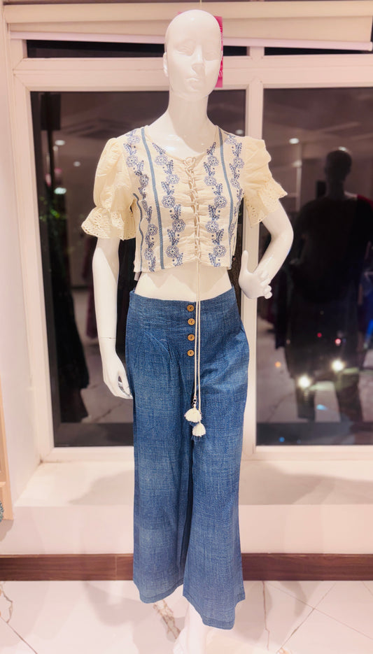 Chic and contemporary pantsuit in pure cotton